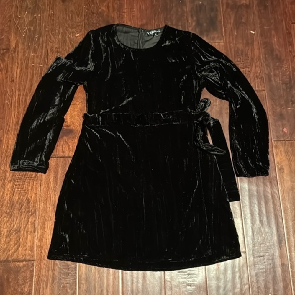 Verona mini dress black velvet faux wrap textured velvet waist tie back zip szM